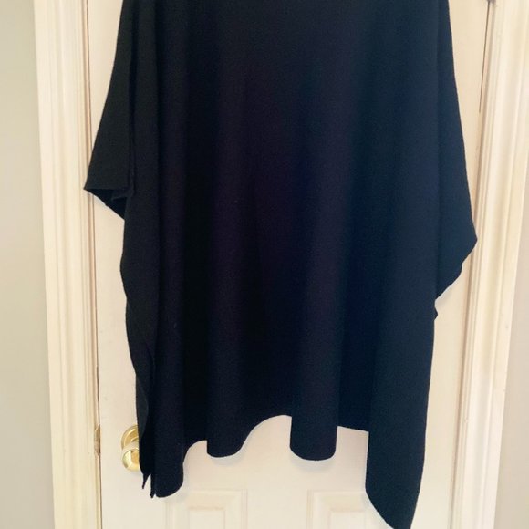 Women's Poncho..one size...new without tags - Picture 5 of 5